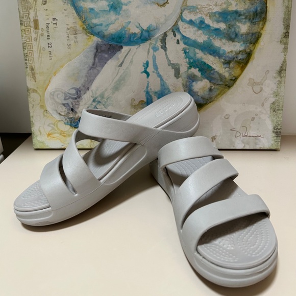 Crocs size 10 taupe color - Picture 2 of 6